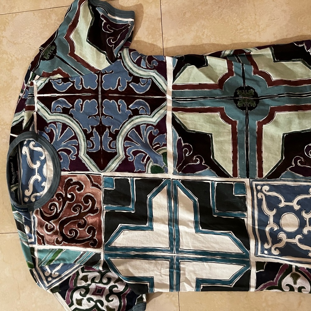 Dolce & Gabbana T-shirt for sale.